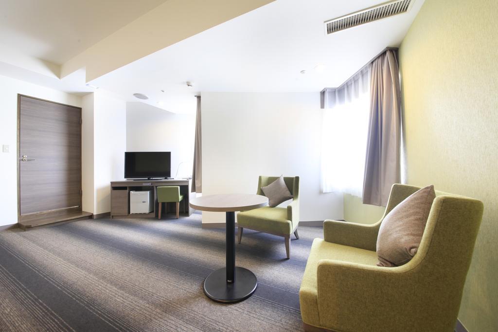 Hotel Sunshine Ucunomija Kültér fotó