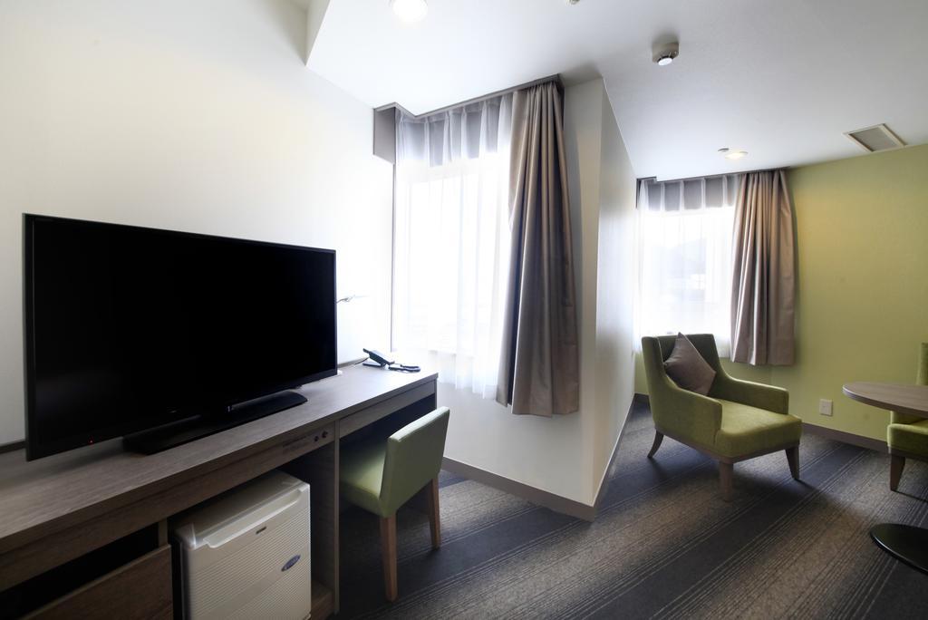 Hotel Sunshine Ucunomija Kültér fotó