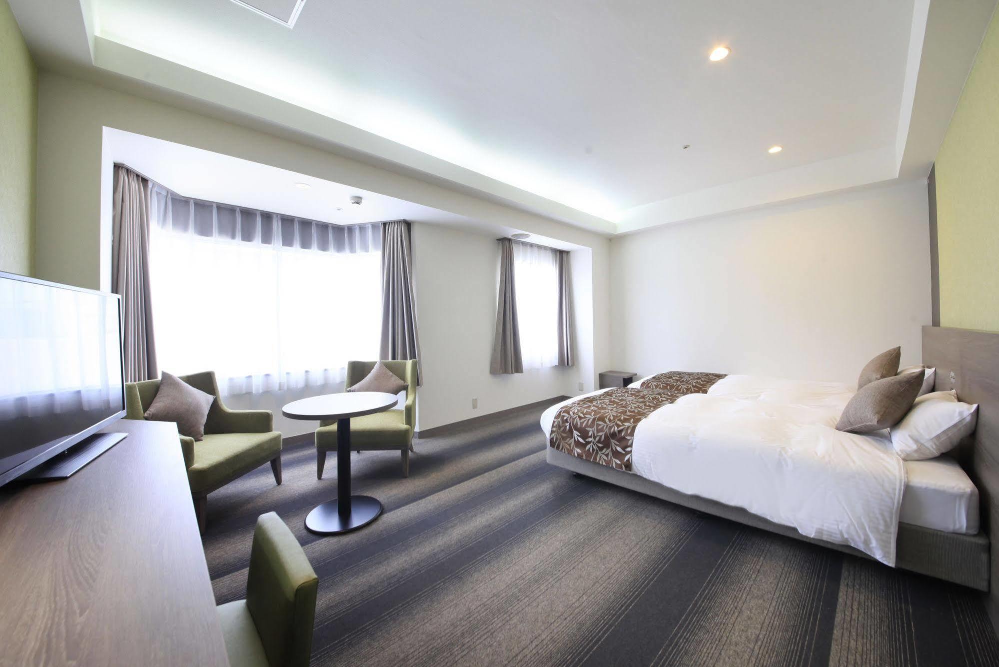 Hotel Sunshine Ucunomija Kültér fotó